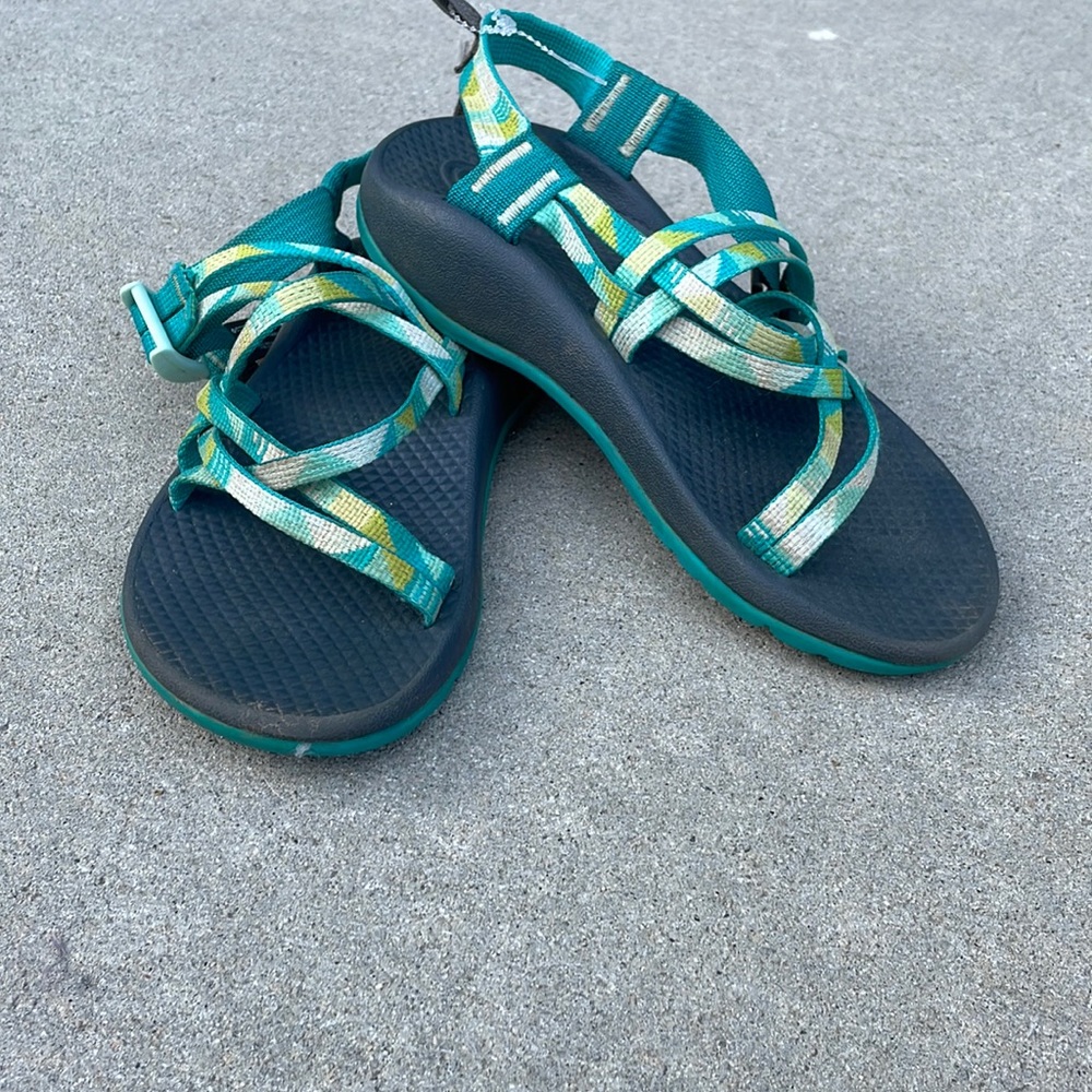 Kids Chaco size 3.5.